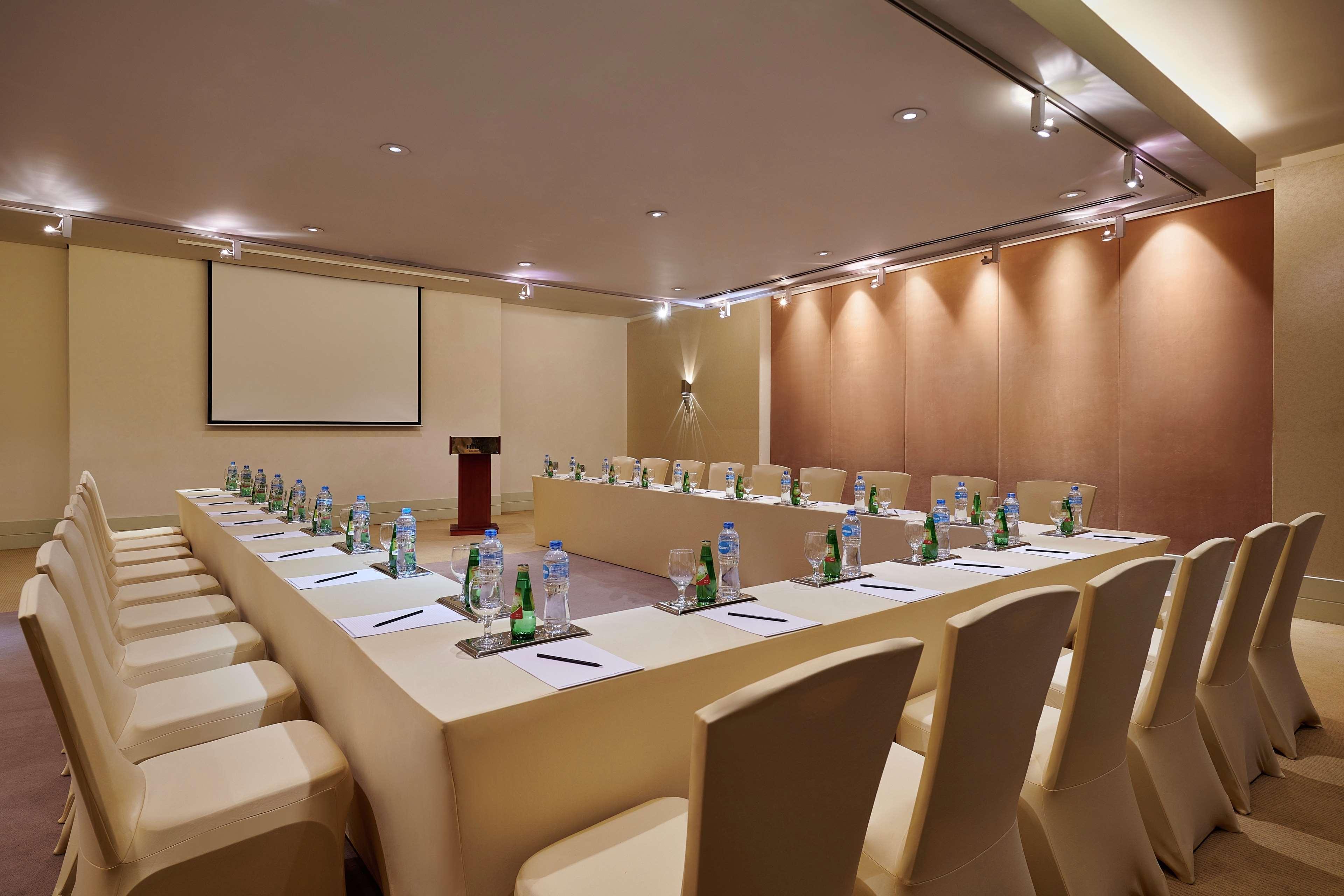 Hilton Cairo Heliopolis Hotel Exterior foto Meeting room