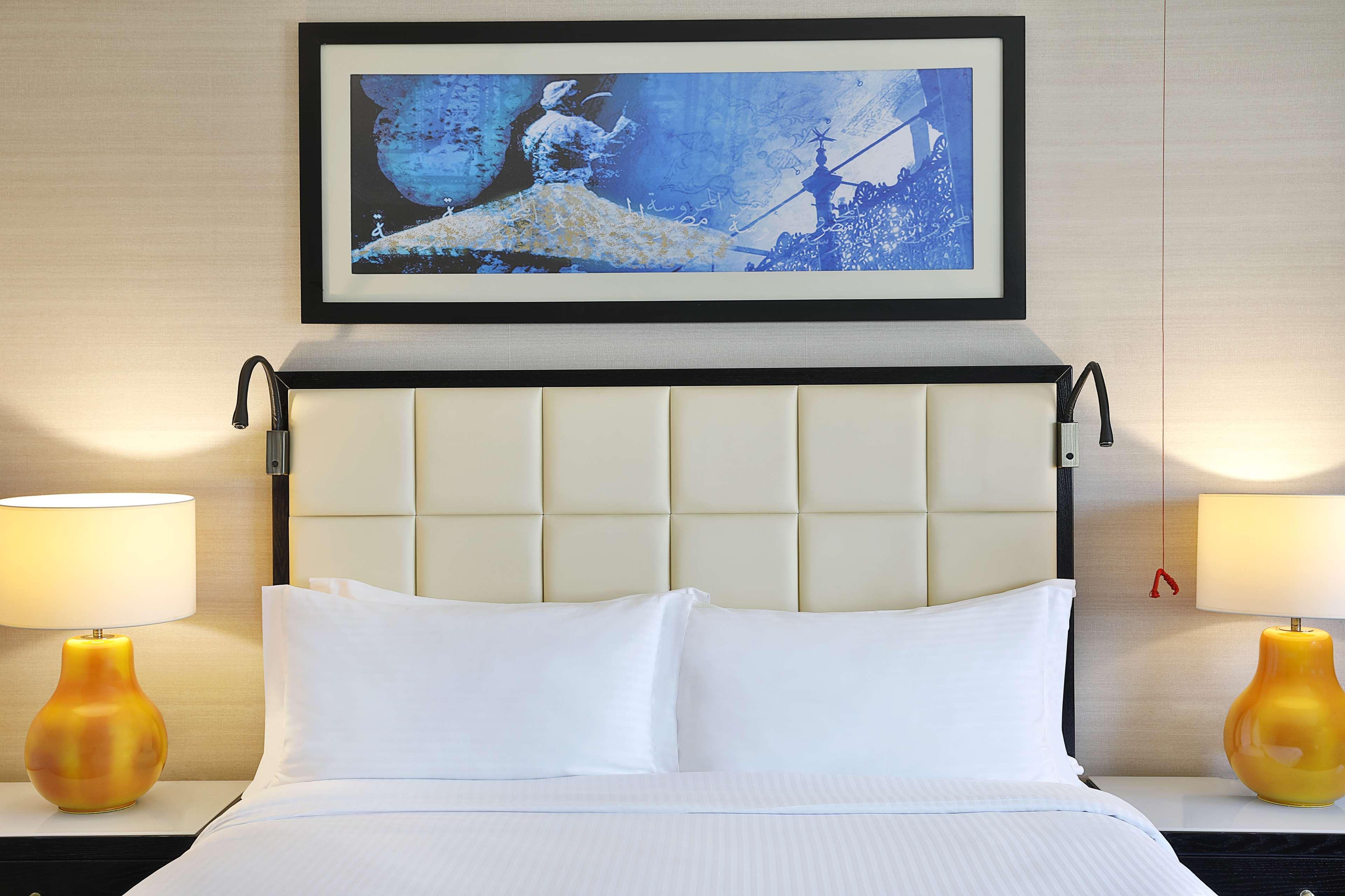 Hilton Cairo Heliopolis Hotel Exterior foto Artwork by Michael Mcintyre