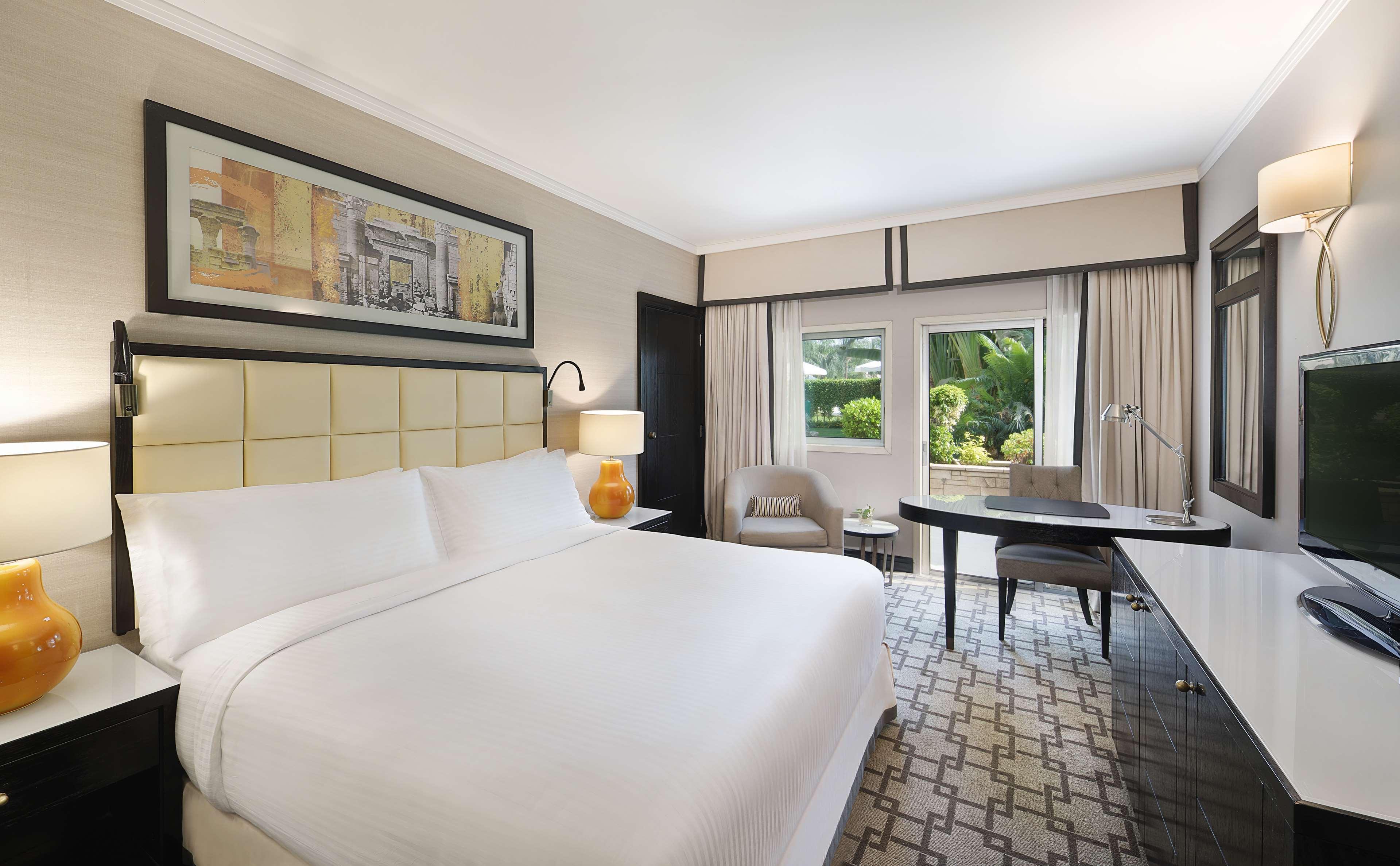 Hilton Cairo Heliopolis Hotel Exterior foto A guest room at the Conrad Punta del Este