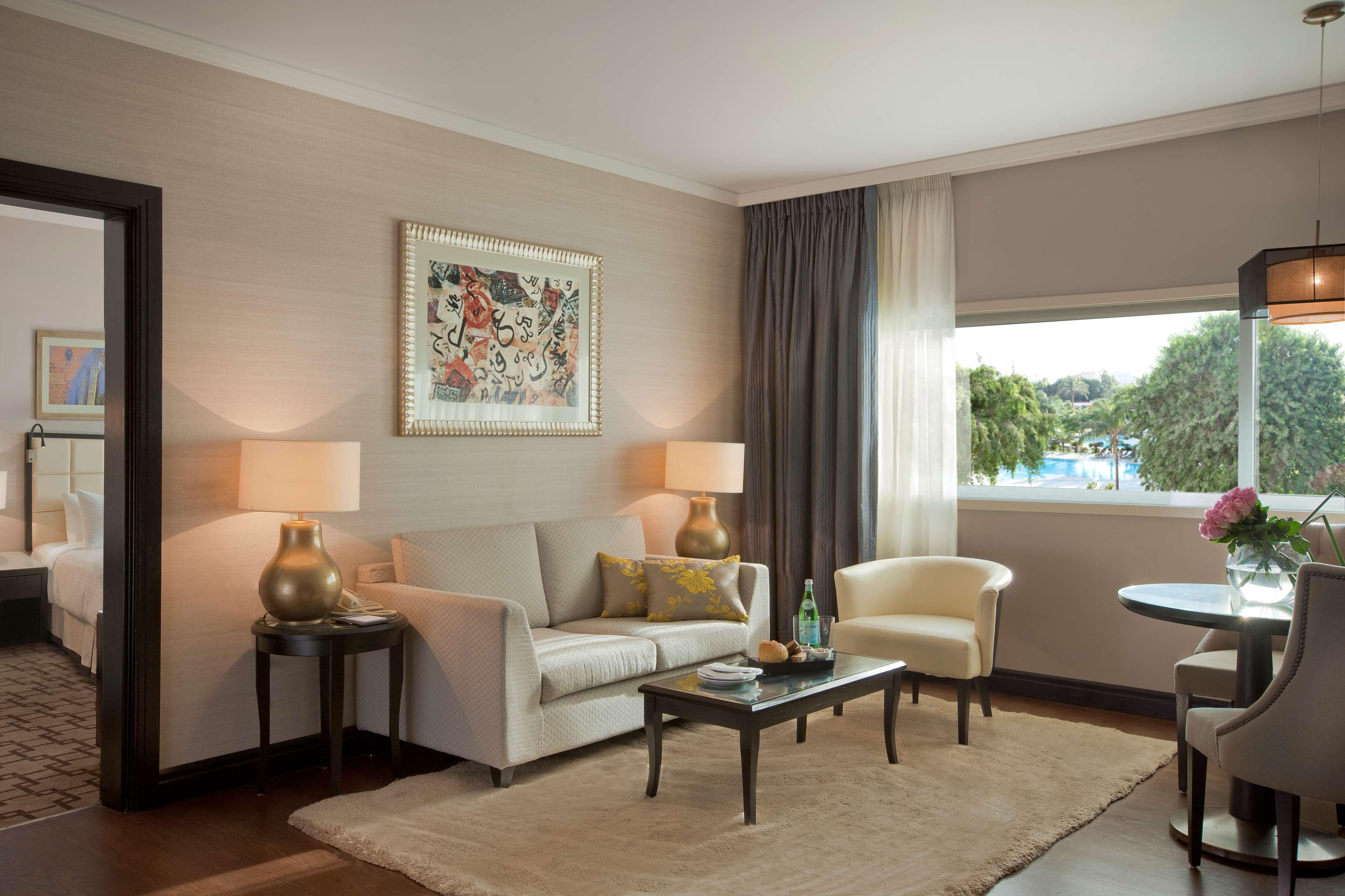 Hilton Cairo Heliopolis Hotel Exterior foto A suite at the InterContinental