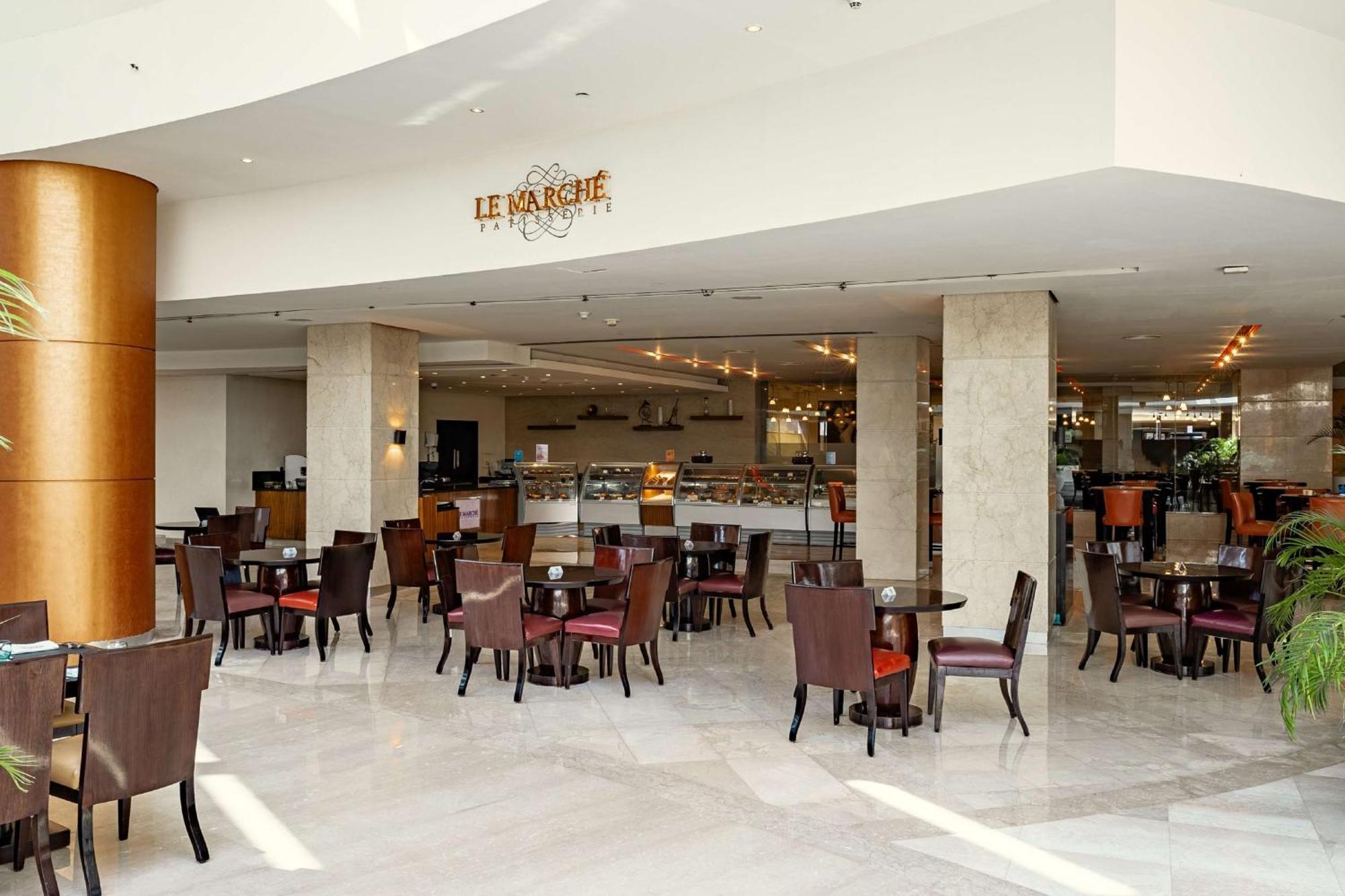 Hilton Cairo Heliopolis Hotel Exterior foto Le Ranelagh