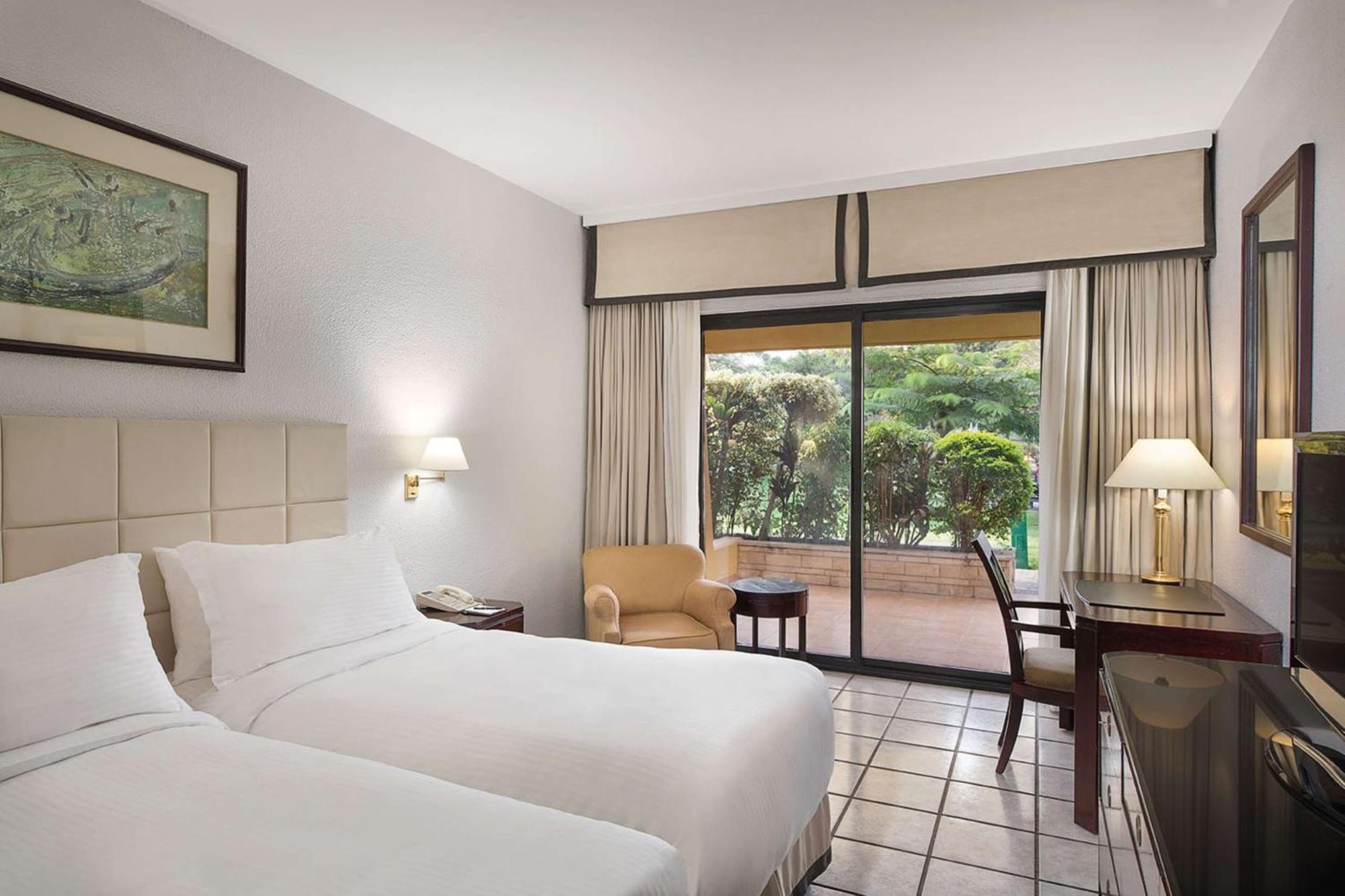 Hilton Cairo Heliopolis Hotel Exterior foto